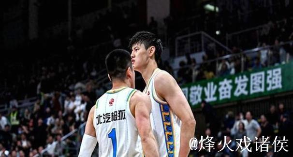 曾凡博复出18分 北京31分大胜终结广东8连胜！